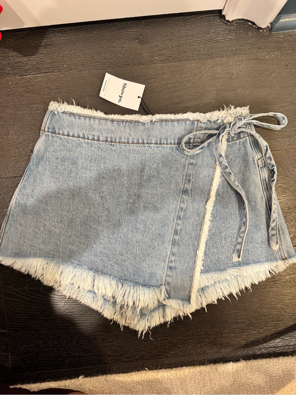 Frayed Hem Light Blue Denim Tie-Waist Women's Skort
